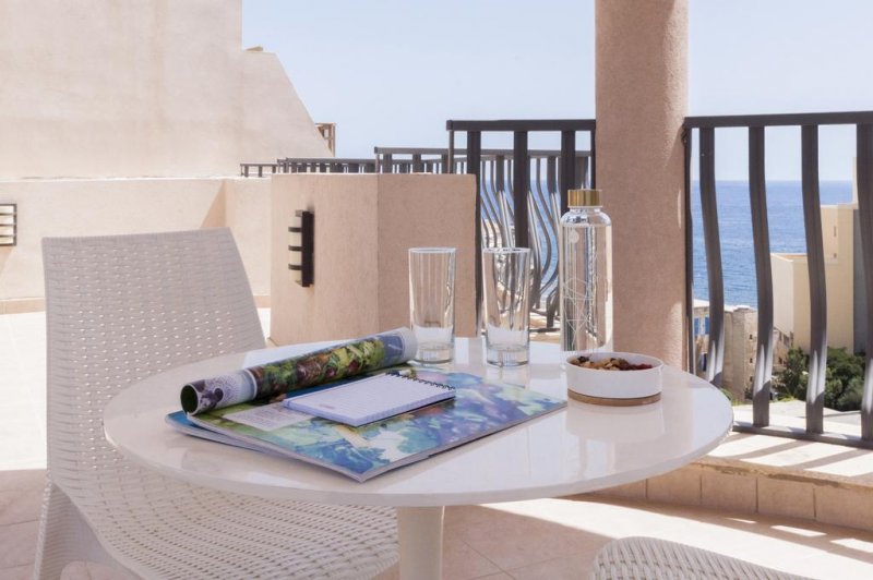 Alexandra Hotel - Снимка 3