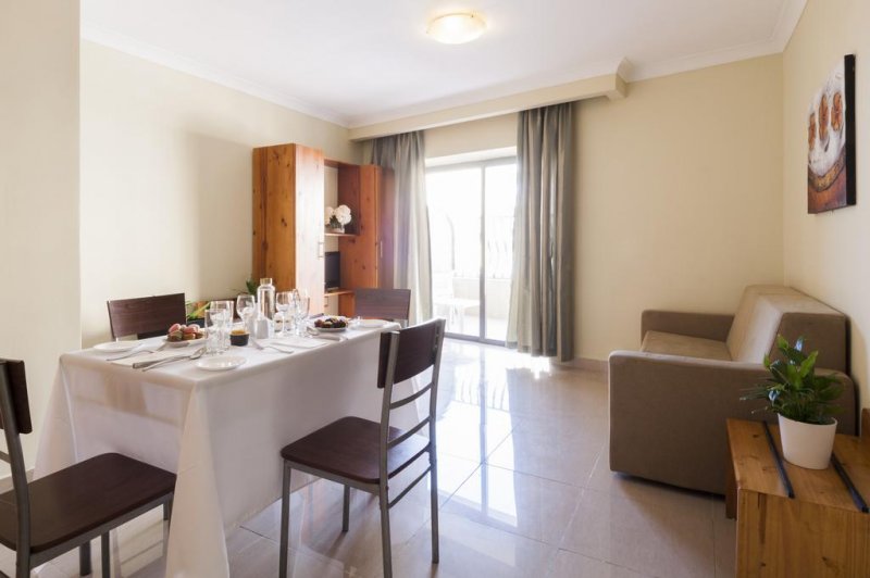 Alexandra Hotel - Снимка 11