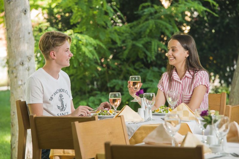 Хотел HVD Клуб Бор - Снимка 1