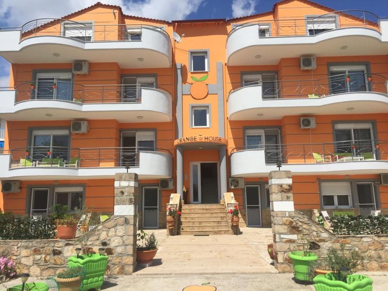 Orange House Apartments - Снимка 0
