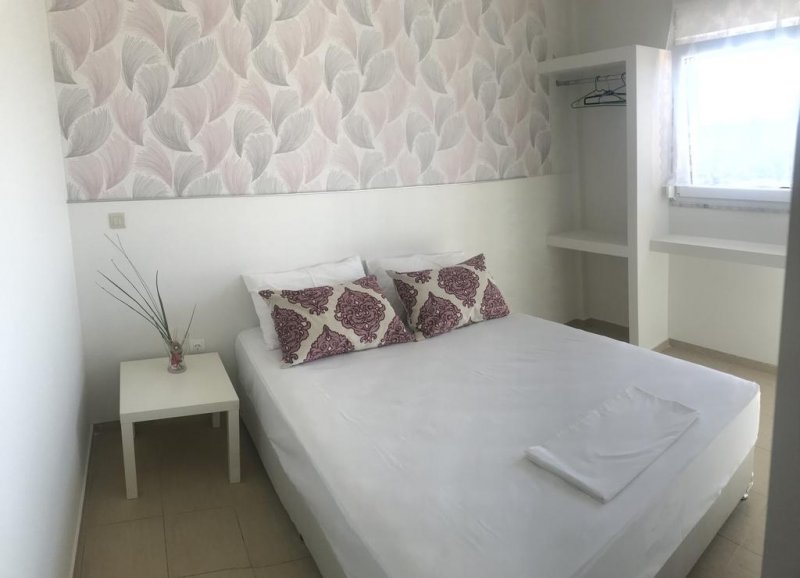 Orange House Apartments - Снимка 4