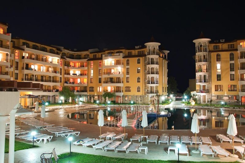 ПМГ Роял Сън Апартментс - Снимка 8