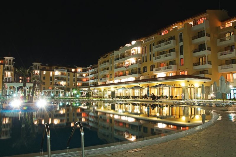 ПМГ Роял Сън Апартментс - Снимка 3