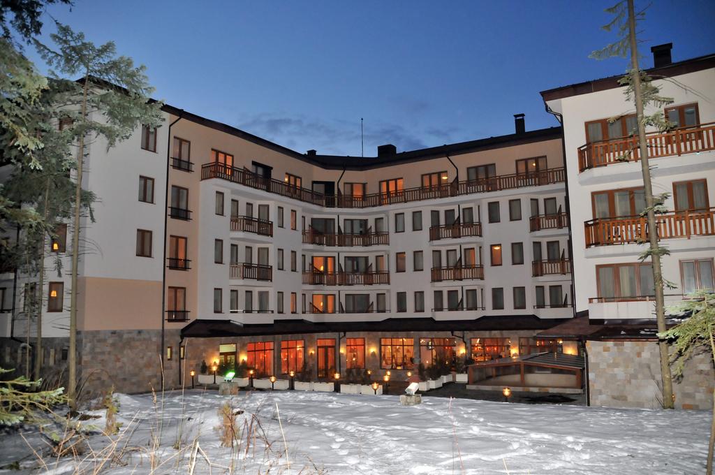 Цяла зима ски и релакс в Боровец! Нощувка на човек със закуска  + басейн в хотел Вила Парк - Снимка 18