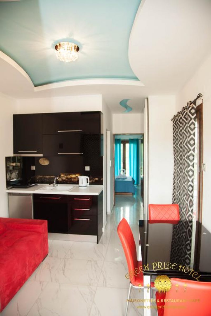 Greek Pride Hotel - Снимка 10