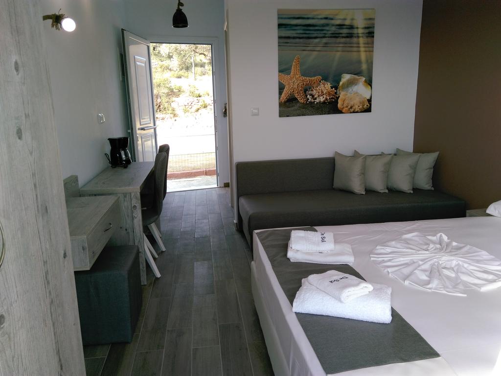Нощувка в апартамент за до четирима на 100 м. от плажа в Лименария, Тасос + басейн и фитнес в хотел De Sol - Снимка 24