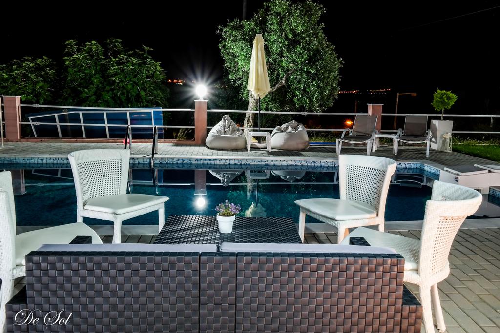 Нощувка в апартамент за до четирима на 100 м. от плажа в Лименария, Тасос + басейн и фитнес в хотел De Sol - Снимка 31