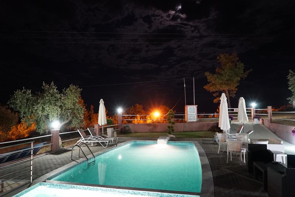 Нощувка в апартамент за до четирима на 100 м. от плажа в Лименария, Тасос + басейн и фитнес в хотел De Sol - Снимка 32