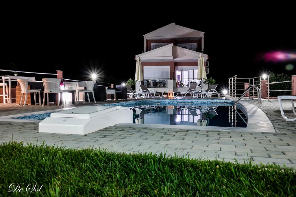 Нощувка в апартамент за до четирима на 100 м. от плажа в Лименария, Тасос + басейн и фитнес в хотел De Sol - Снимка 9