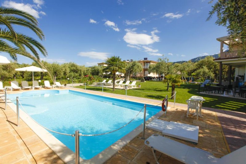 Christa Hotel - Снимка 0