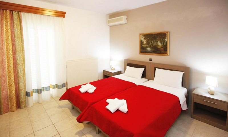 Christa Hotel - Снимка 5