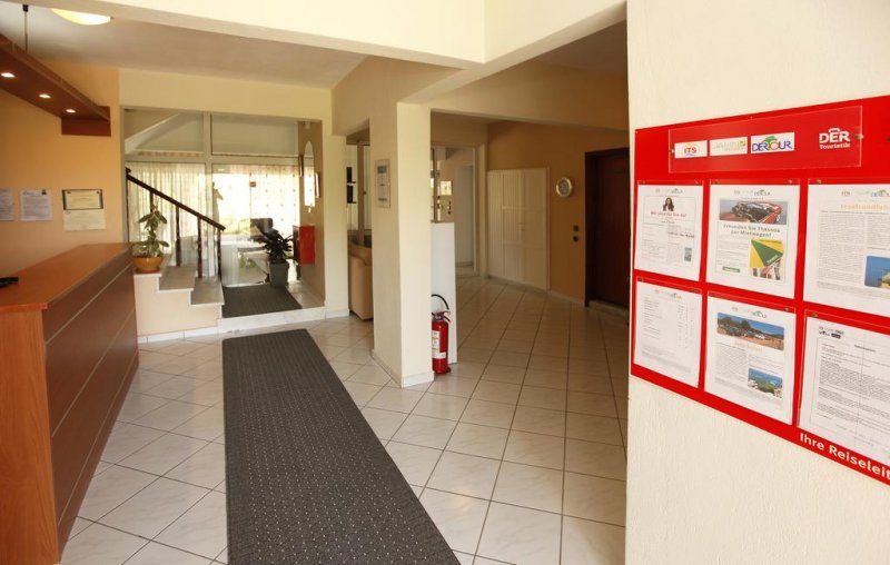 Christa Hotel - Снимка 9