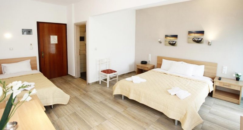 Christa Hotel - Снимка 10