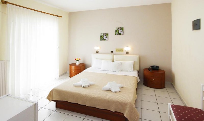 Christa Hotel - Снимка 10