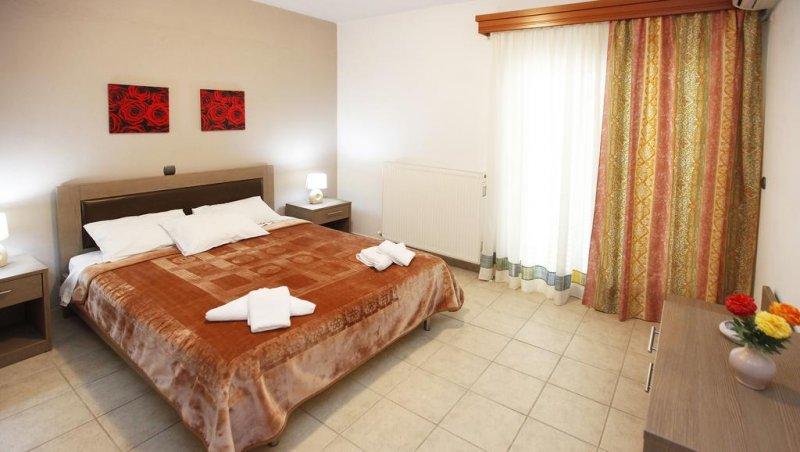 Christa Hotel - Снимка 4