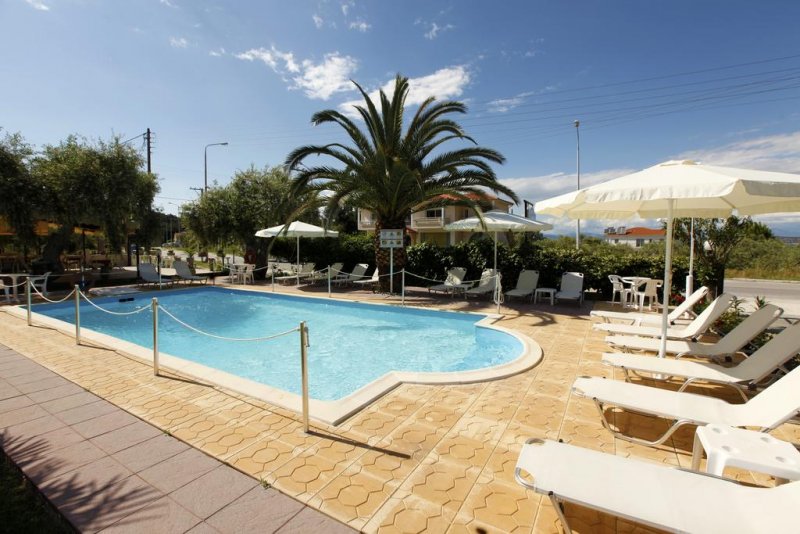 Christa Hotel - Снимка 1