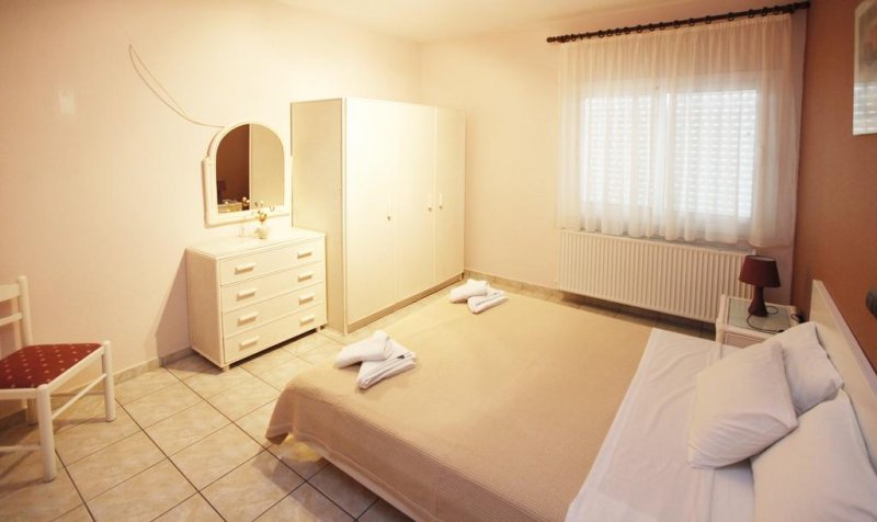 Christa Hotel - Снимка 7