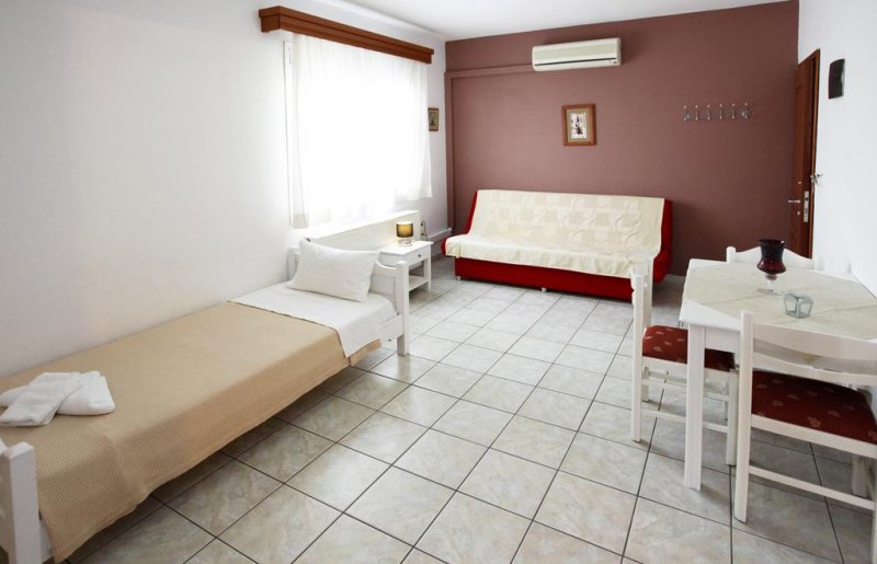 Christa Hotel - Снимка 8