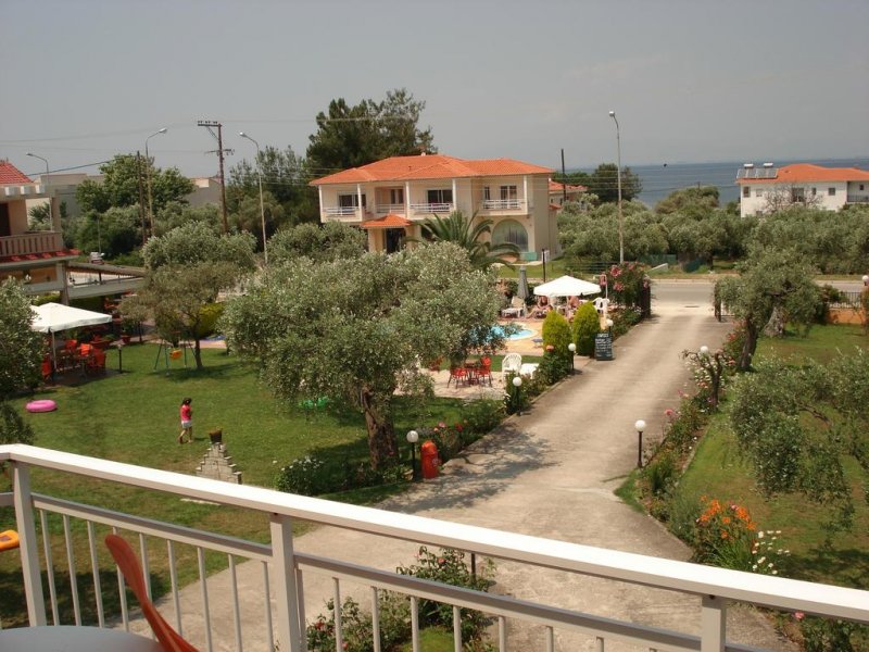 Christa Hotel - Снимка 2