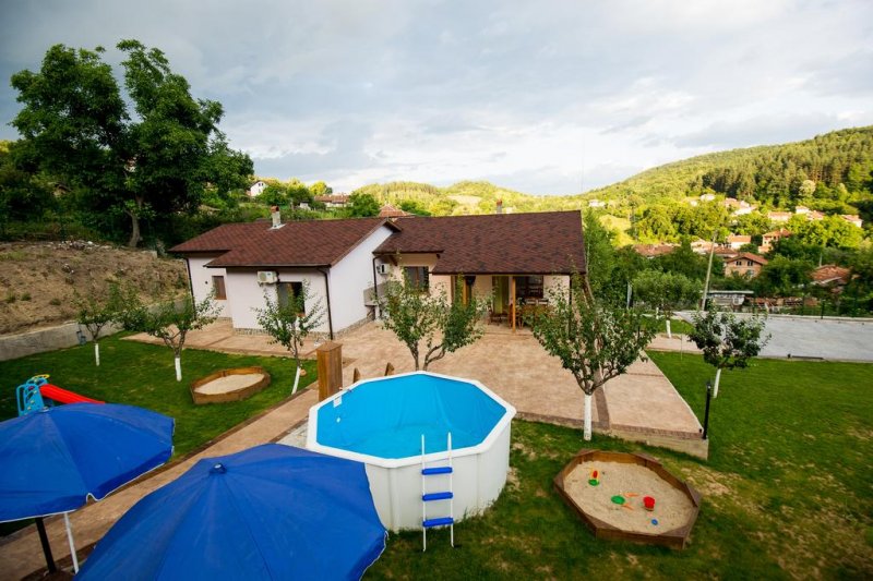 Къща за гости Тандов - Снимка 3