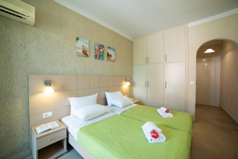 Alkionis Hotel 3* - Снимка 1