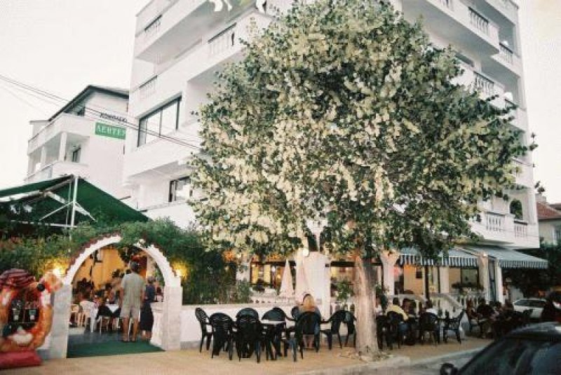 Хотел Левтери - Снимка 0