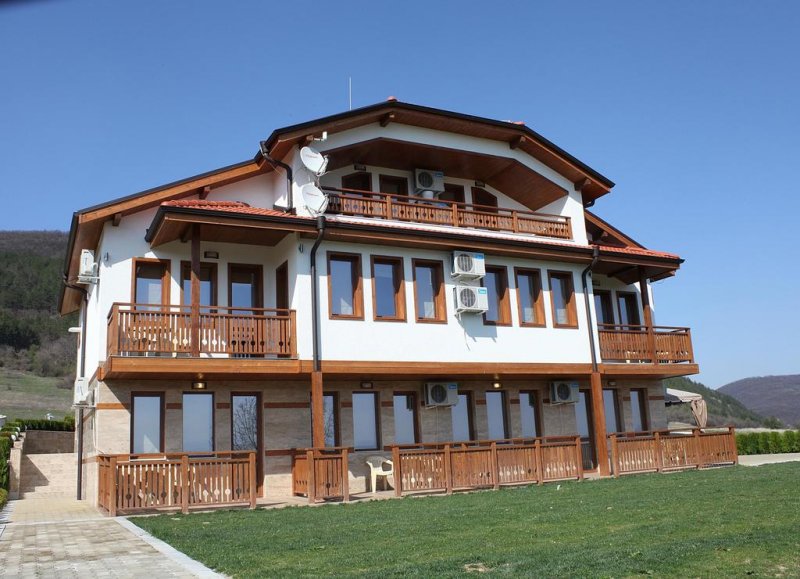 Къща за гости Рая - Снимка 0