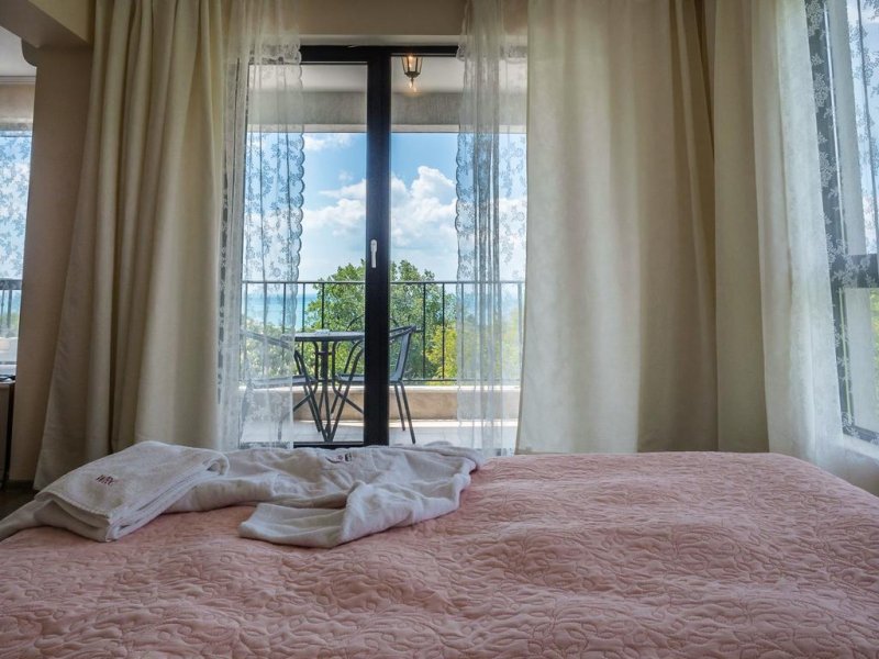 Уайт Рок Касъл Суит Хотел и СПА - Снимка 10