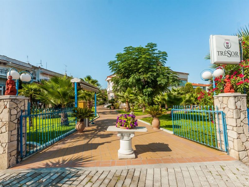 Tresor Sousouras Hotel  - Снимка 1