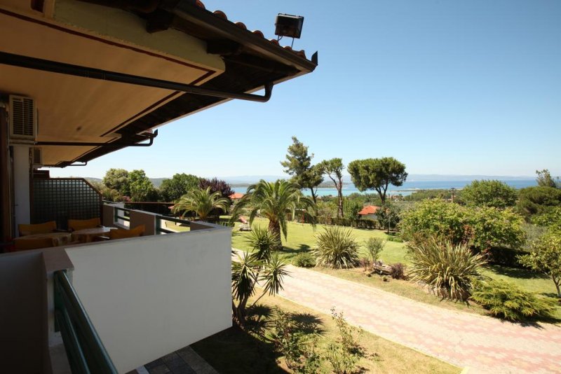 Elena Apartments - Снимка 7