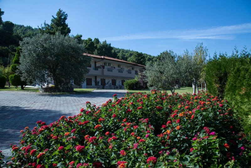 Elena Apartments - Снимка 7