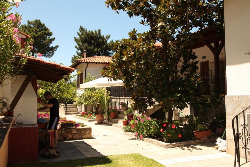 Elena Apartments - Снимка 9