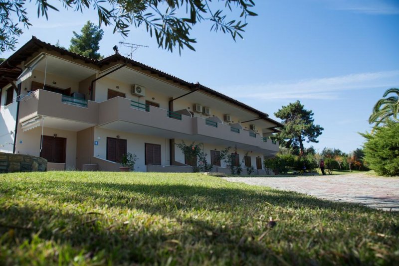 Elena Apartments - Снимка 10