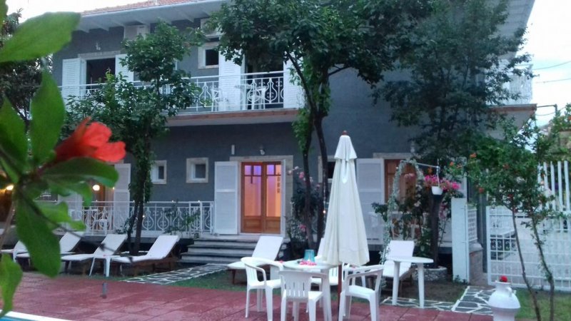 Sun Helios Garden - Снимка 1