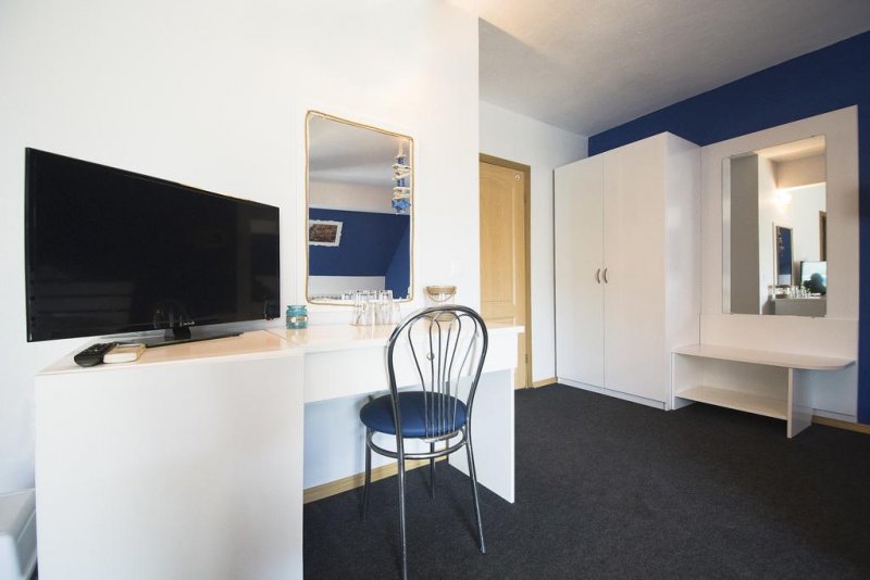 Семеен хотел Четири сезона - Снимка 7