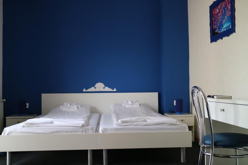 Семеен хотел Четири сезона - Снимка 3