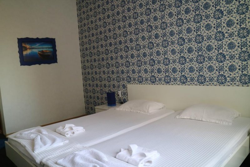 Семеен хотел Четири сезона - Снимка 4