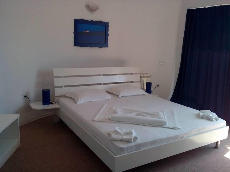 Семеен хотел Четири сезона - Снимка 2