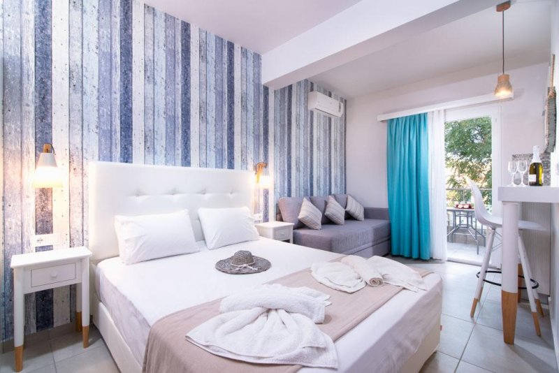 Estian Deluxe - Снимка 0