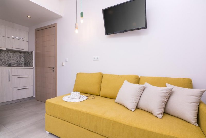 Estian Deluxe - Снимка 2