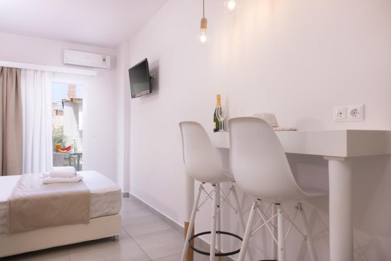 Estian Deluxe - Снимка 2