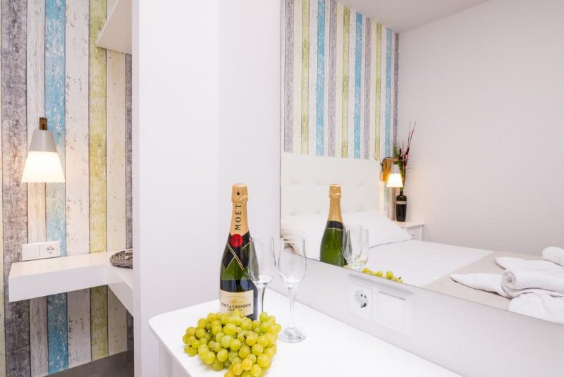 Estian Deluxe - Снимка 1