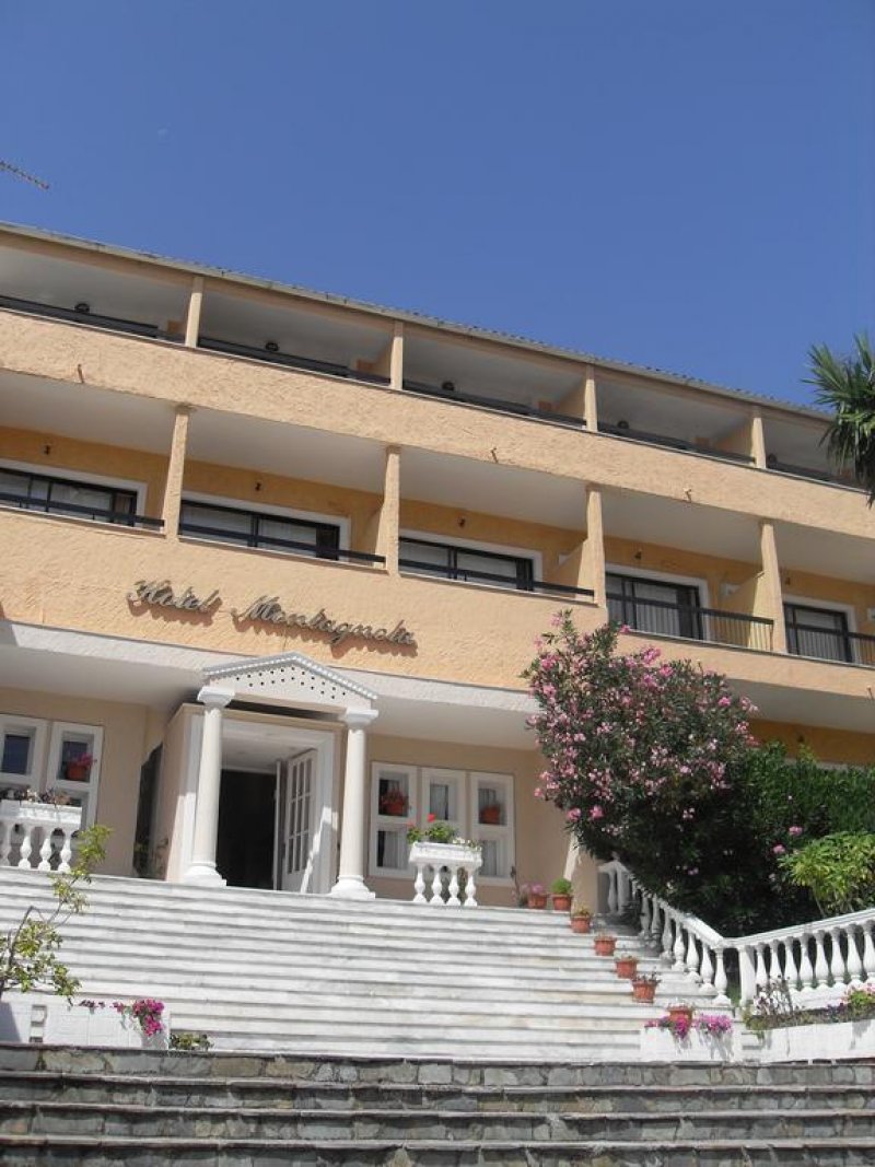 Benitses Bay View - Снимка 0