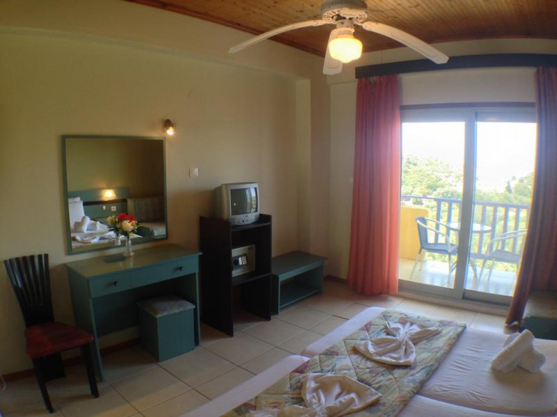 Politia Hotel - Снимка 3