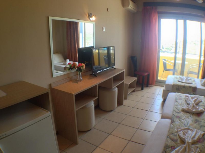 Politia Hotel - Снимка 4