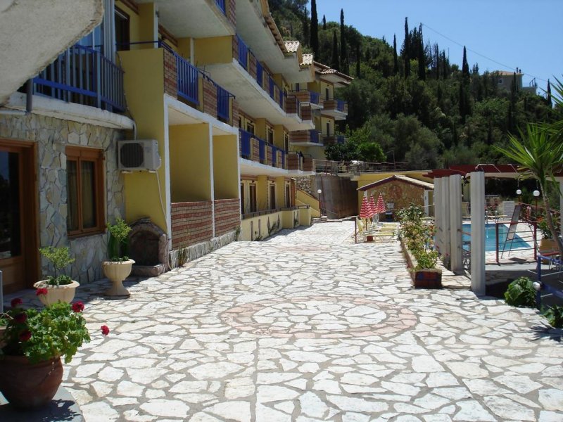 Politia Hotel - Снимка 5