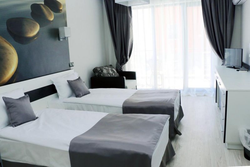 Къща за гости Полина Бийч - Снимка 2