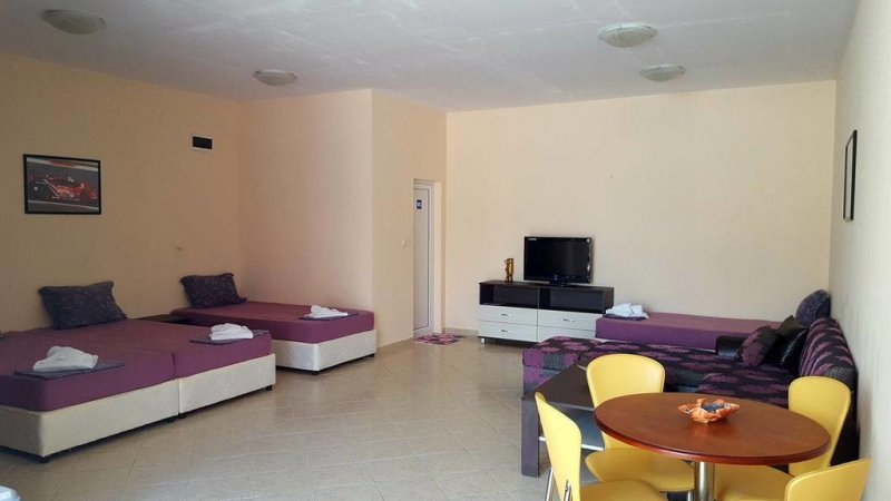 Роуз Гардън Омакс Апартаменти - Снимка 5