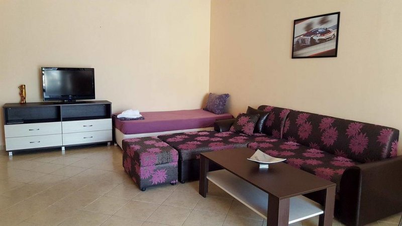 Роуз Гардън Омакс Апартаменти - Снимка 1