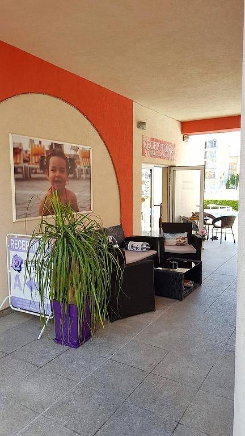 Роуз Гардън Омакс Апартаменти - Снимка 3